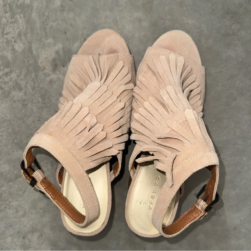 Very Volatile Suede Leather Fringe Wedge Heel Sandals Western Boho Tan Womens 9‎